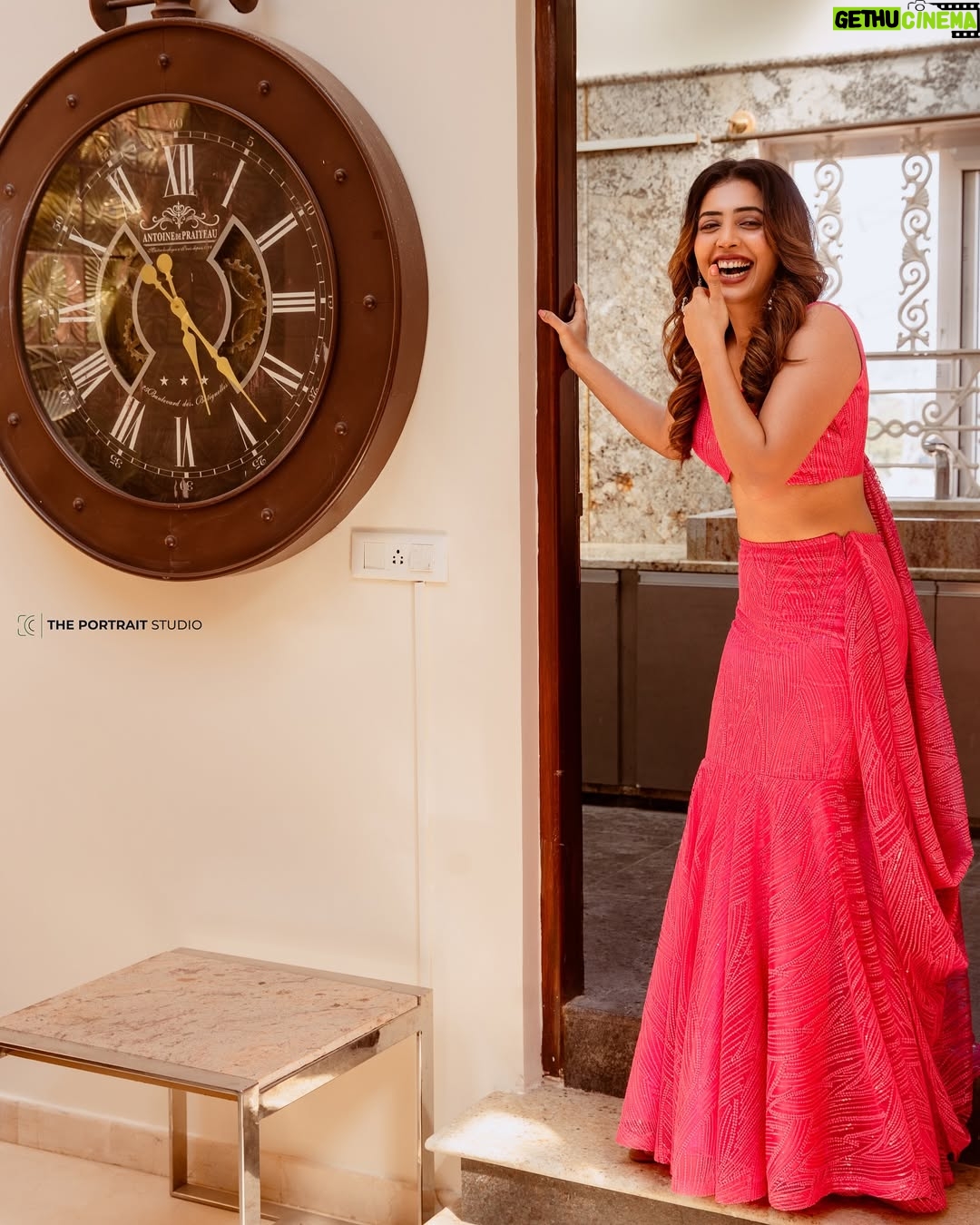 Sara Annaiah - 9.6K Likes - The only gift you need🌹💃
@kushisampathkumar_couture
@theportraitstudio_tps
@makeupbyanushkaasingh
@styleyourhairbyshilpa
@kamalvillastudios