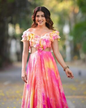 Sara Annaiah Instagram - 🌸🌸

@kushisampathkumar_couture 
@makeupbyanushkaasingh 
@venu_portraits 
@anithebutterfingers