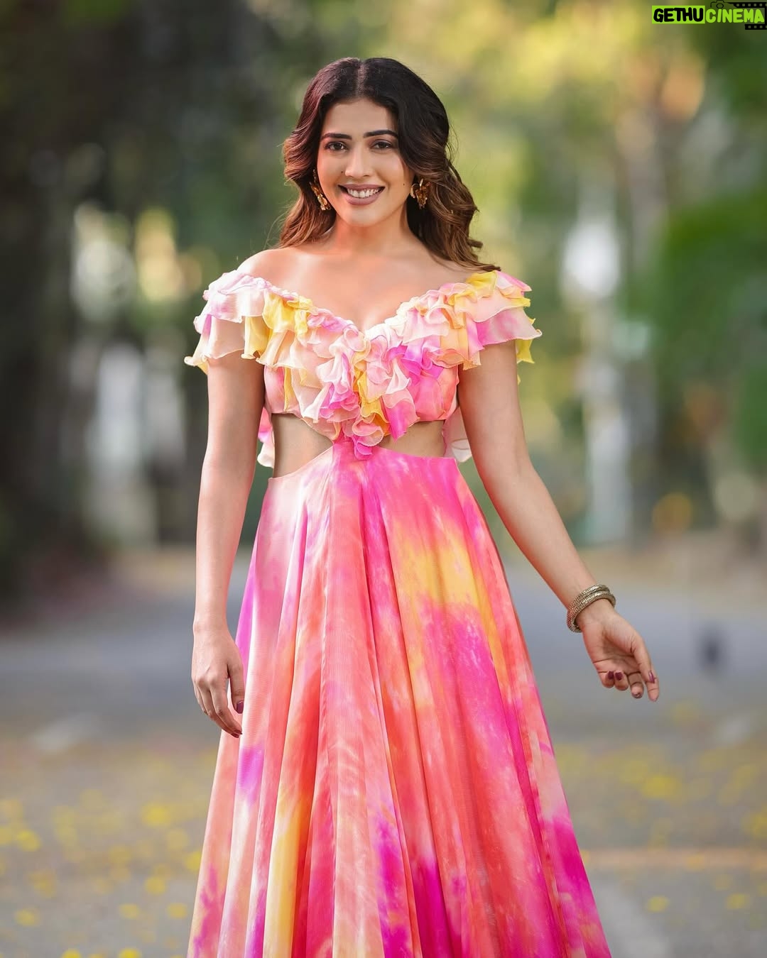 Sara Annaiah - 5.8K Likes - 🌸🌸
@kushisampathkumar_couture
@makeupbyanushkaasingh
@venu_portraits
@anithebutterfingers