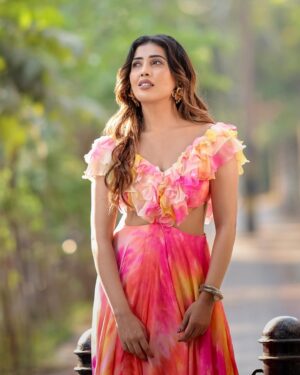 Sara Annaiah Instagram - 🌸🌸

@kushisampathkumar_couture 
@makeupbyanushkaasingh 
@venu_portraits 
@anithebutterfingers