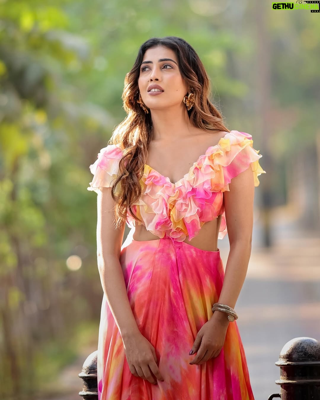 Sara Annaiah - 5.8K Likes - 🌸🌸
@kushisampathkumar_couture
@makeupbyanushkaasingh
@venu_portraits
@anithebutterfingers
