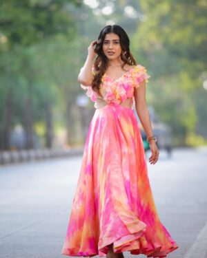 Sara Annaiah Instagram - 🌸🌸

@kushisampathkumar_couture 
@makeupbyanushkaasingh 
@venu_portraits 
@anithebutterfingers