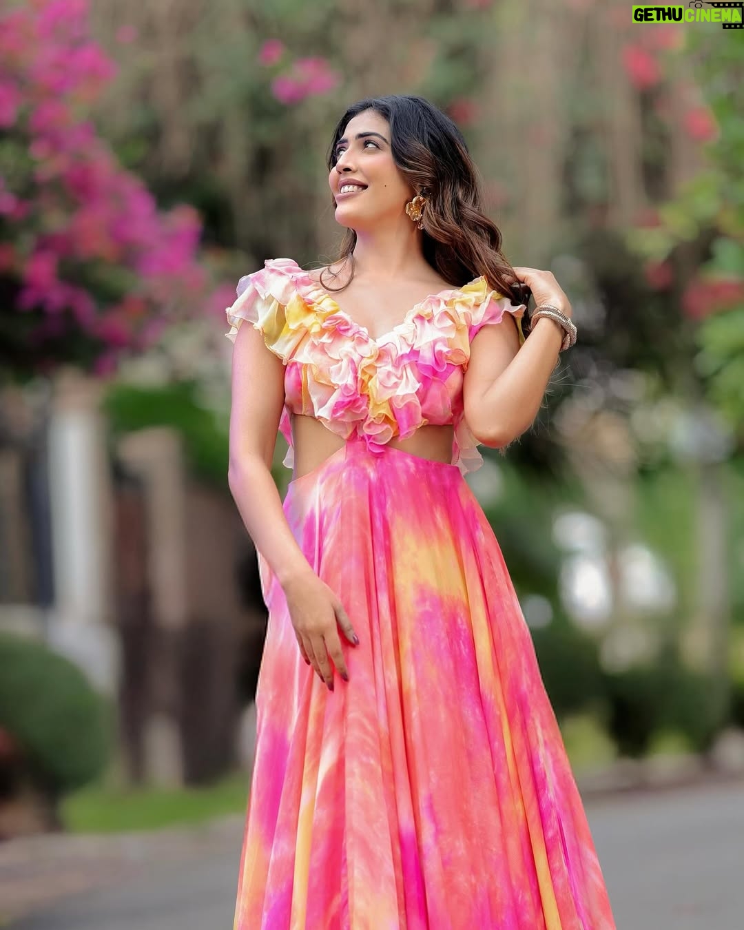 Sara Annaiah - 5.8K Likes - 🌸🌸
@kushisampathkumar_couture
@makeupbyanushkaasingh
@venu_portraits
@anithebutterfingers