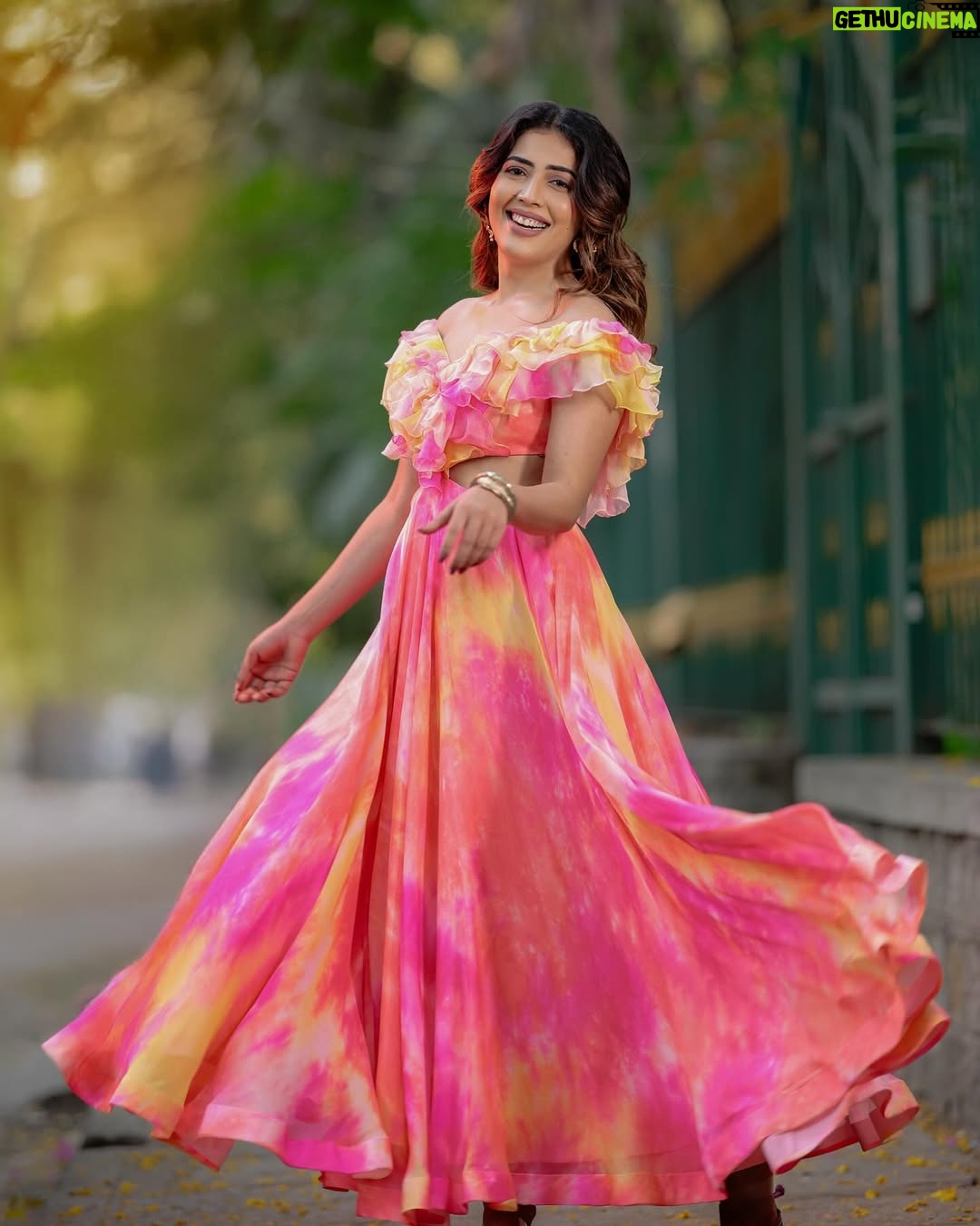 Sara Annaiah - 5.8K Likes - 🌸🌸
@kushisampathkumar_couture
@makeupbyanushkaasingh
@venu_portraits
@anithebutterfingers