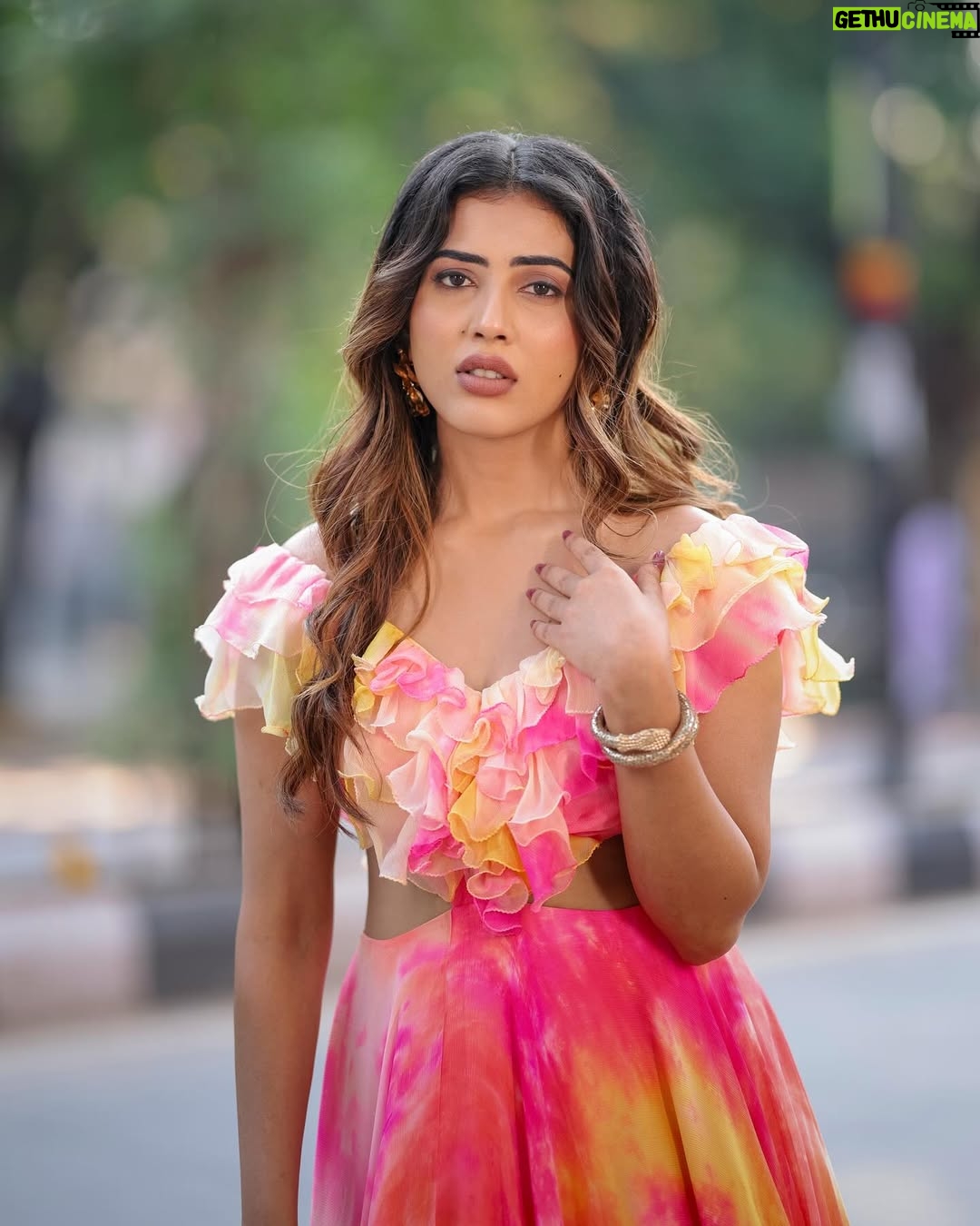 Sara Annaiah - 5.8K Likes - 🌸🌸
@kushisampathkumar_couture
@makeupbyanushkaasingh
@venu_portraits
@anithebutterfingers