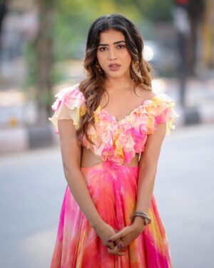 Sara Annaiah Instagram - 🌸🌸

@kushisampathkumar_couture 
@makeupbyanushkaasingh 
@venu_portraits 
@anithebutterfingers