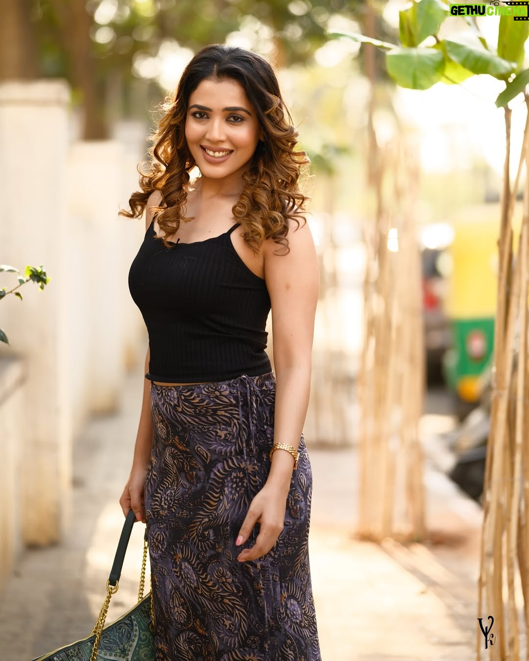 Sara Annaiah - 8.9K Likes - 🌸🌸
@framesbyvikaskakolu
@makeover_by_ranju_gowda
@panchamigowda_artistry568