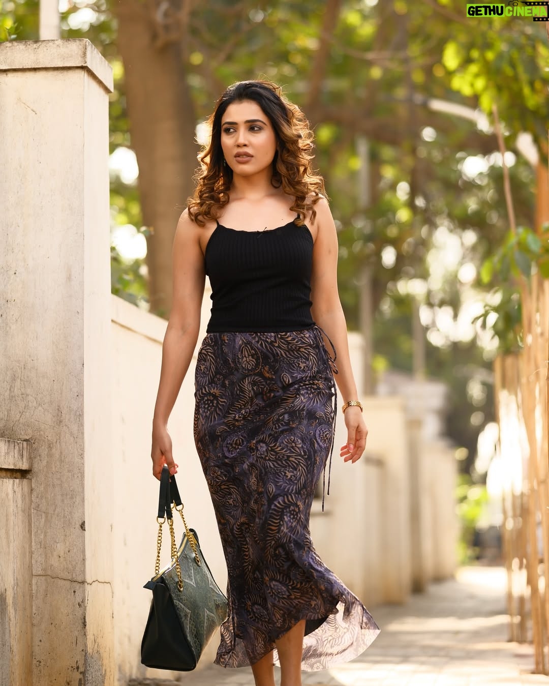 Sara Annaiah - 8.9K Likes - 🌸🌸
@framesbyvikaskakolu
@makeover_by_ranju_gowda
@panchamigowda_artistry568