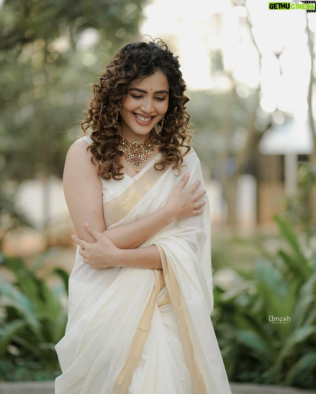 Sara Annaiah - 11.4K Likes - Feeling all the feels 🤍☺️
@umesh__photography___
@makeover_by_ranju_gowda
@panchamigowda_artistry568
@shrisilverbay
@viha.alankar