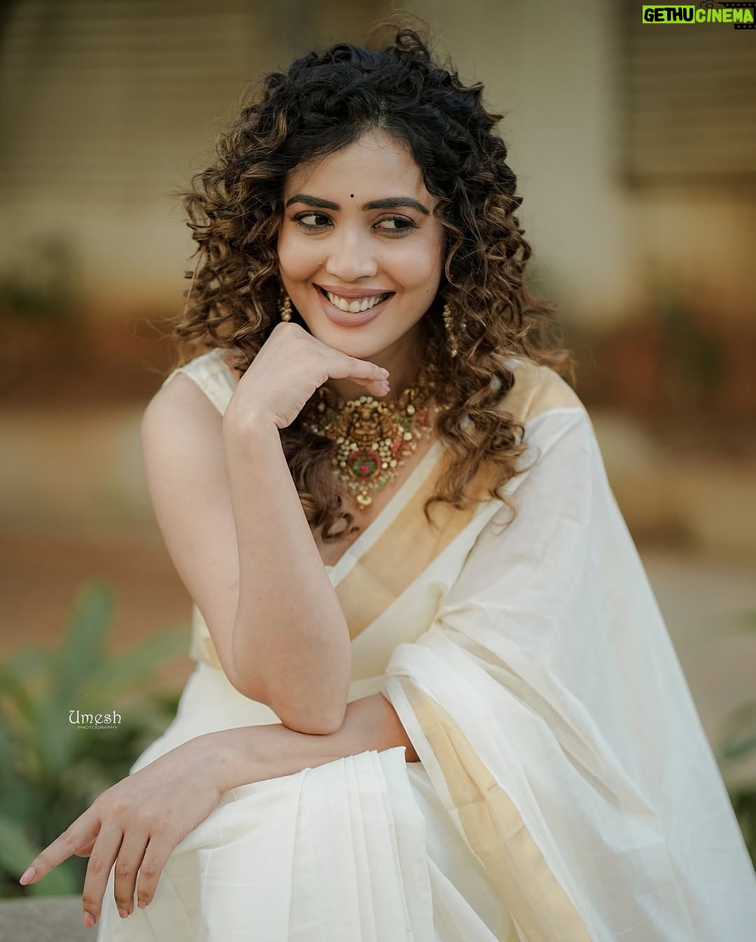 Sara Annaiah - 11.4K Likes - Feeling all the feels 🤍☺️
@umesh__photography___
@makeover_by_ranju_gowda
@panchamigowda_artistry568
@shrisilverbay
@viha.alankar