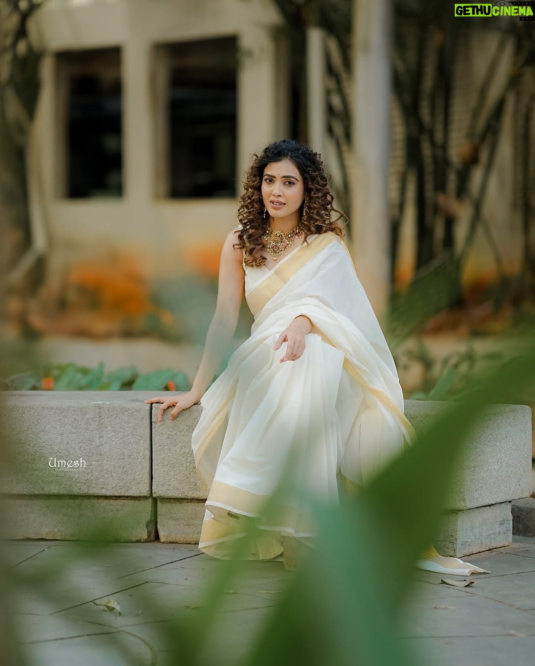 Sara Annaiah - 11.4K Likes - Feeling all the feels 🤍☺️
@umesh__photography___
@makeover_by_ranju_gowda
@panchamigowda_artistry568
@shrisilverbay
@viha.alankar