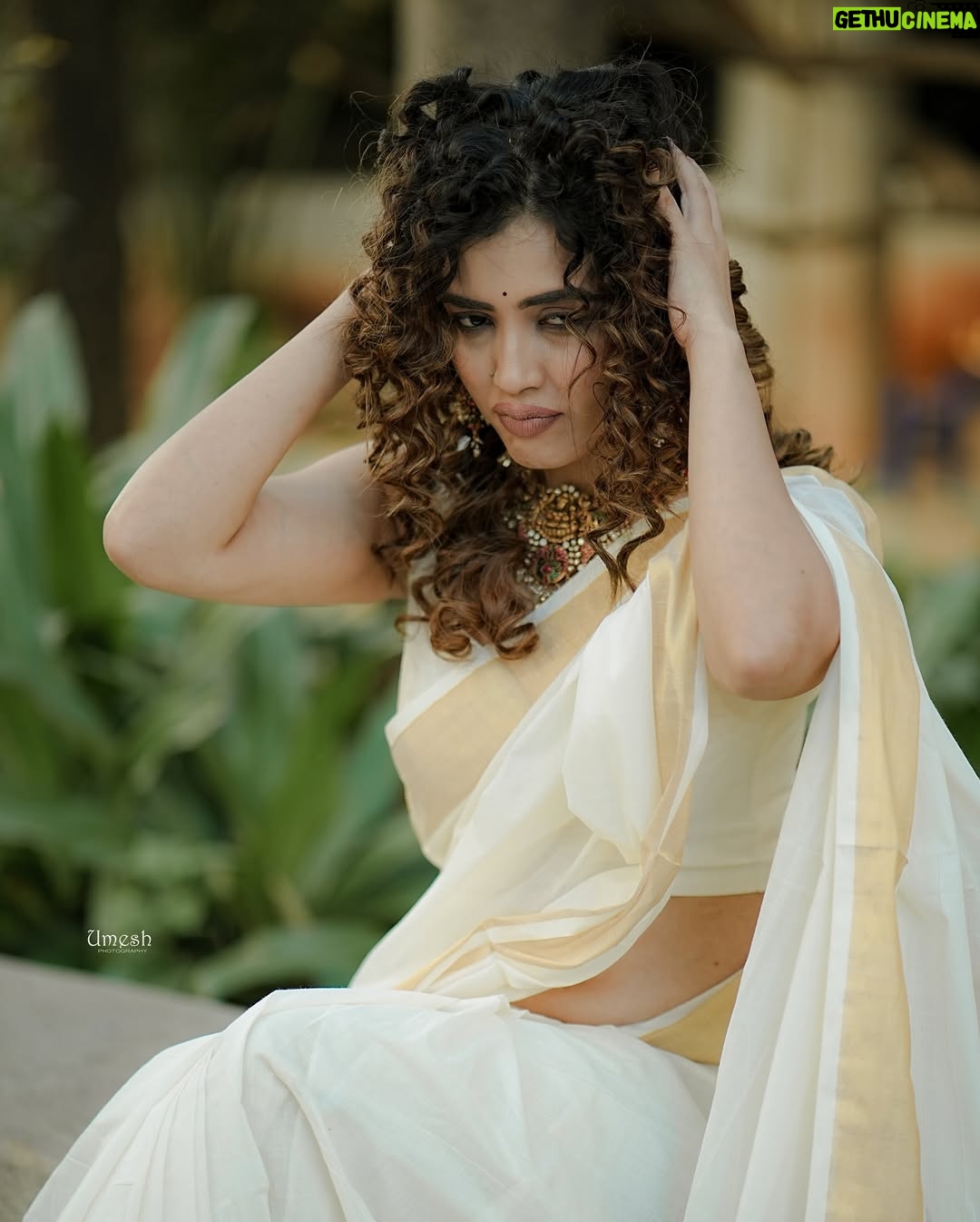 Sara Annaiah - 11.4K Likes - Feeling all the feels 🤍☺️
@umesh__photography___
@makeover_by_ranju_gowda
@panchamigowda_artistry568
@shrisilverbay
@viha.alankar