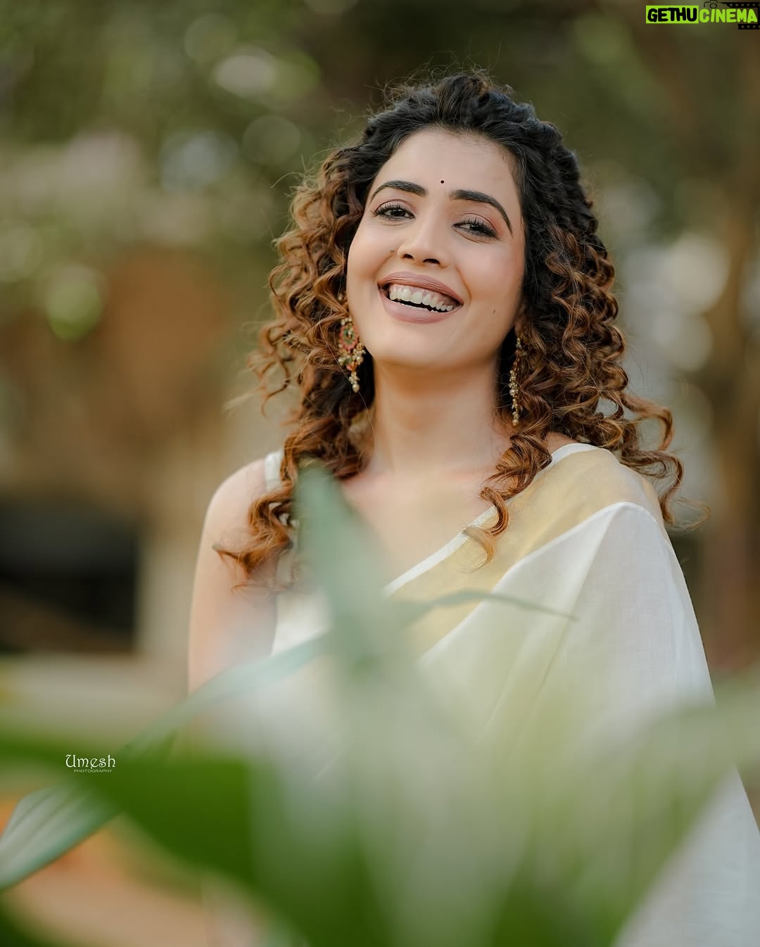 Sara Annaiah - 11.4K Likes - Feeling all the feels 🤍☺️
@umesh__photography___
@makeover_by_ranju_gowda
@panchamigowda_artistry568
@shrisilverbay
@viha.alankar