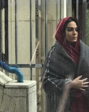 Sara Khoeniha Instagram - وزمین
پراز کفشدوزکهای دوستی شود
که زاینده جهان بی آزارند