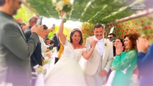 Sara Norte Instagram - Sara Norte e Vasco Vala disseram o “Sim” para a vida toda! ♥️
Toda a nossa equipa envia as maiores felicidades aos noivos! 👰🏻‍♀️🤵🏻‍♂️

Não pode perder a emissão especial da Passadeira Vermelha, com muitas imagens inéditas e várias revelações sobre os momentos mais marcantes deste dia tão bonito. 

Entre neste casamento de sonho! 
Esta sexta-feira, às 18h30 ou 22h30, na @sic.caras, e logo após as novelas da noite, na @sicoficial.