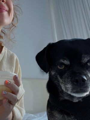 Sarah Hay Instagram - 💋🐕‍🦺🐾🌭🥹