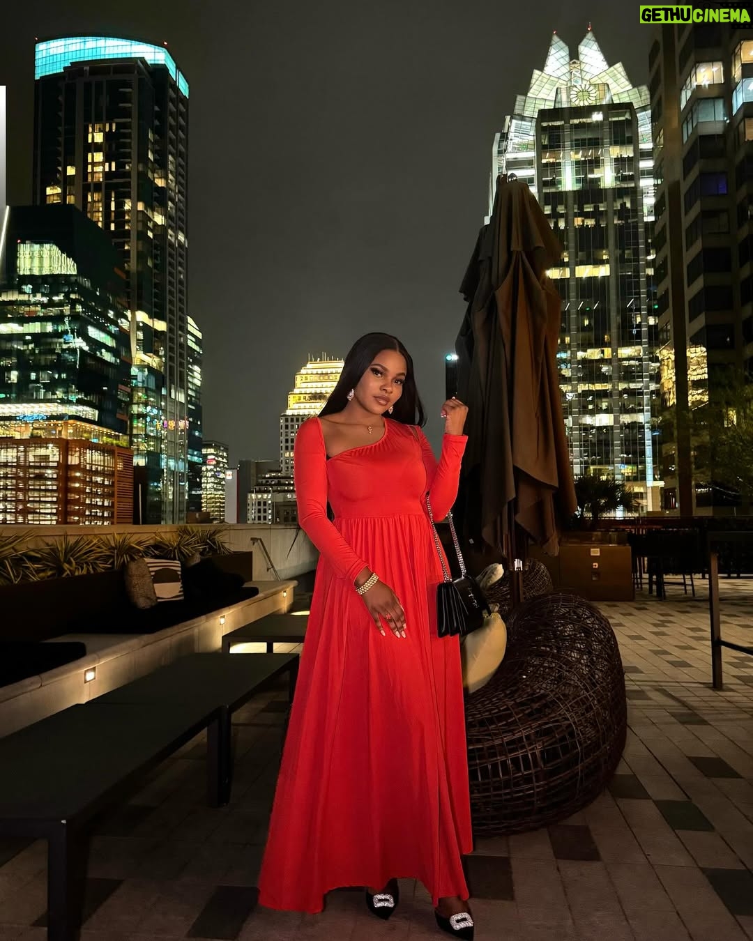 Sarian Martin - 3 Likes - It’s a new Era for me, more love , more family ,more rest and more bangers for you all.
It’s me time#
Lady in Red 🥰🥺
#decentgirl