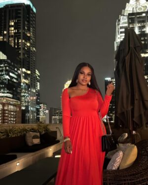 Sarian Martin Instagram - It’s a new Era for me, more love , more family ,more rest and more bangers for you all. 

It’s me time#
Lady in Red 🥰🥺

#decentgirl