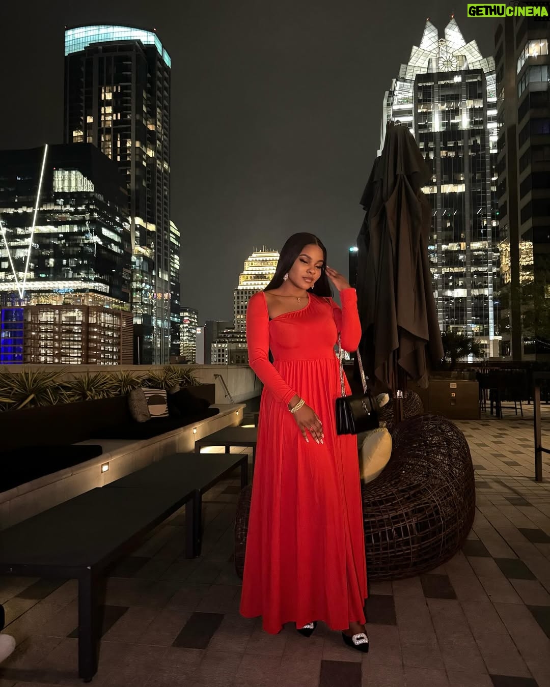 Sarian Martin - 3 Likes - It’s a new Era for me, more love , more family ,more rest and more bangers for you all.
It’s me time#
Lady in Red 🥰🥺
#decentgirl