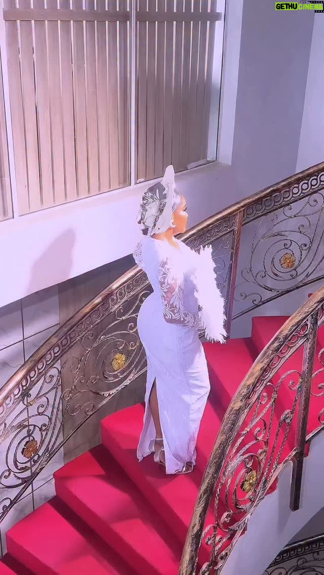 Sarian Martin - 3 Likes - I can’t keep calm. All my blood brothers are officially married 🥰🥰🥰. Proud last born 💕.
Happy married life bro. My brother married a girl as beautiful as I am and I’m happy to have another sister.
Thank you Jesus.
Makeup @diamond_autograph
Gele @bennyflawless_
Stylist @endyblacks
Photograher @geeteeshotit