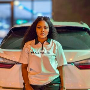 Sarian Martin Instagram - To the best fan base in the world, I call them the odogwu silencers. Thank you for selling out the cinema just to come watch me in a movie. 

Go watch summer rain guys. 

The hugs, the love , the well wishes , I was in a happy place yesterday.  Ona no fall my hand. 

I promise not to ever fall ona hand. 

Team sold out!!! 

@sarianmartin_army @queensari_fanpage @sarianmartin_lovers

Outfit @aweleclothing_
