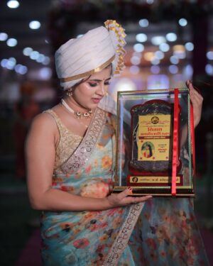Sarika Salunkhe Instagram - सितारा आयकॅान २०२५ 🌸🤞😎

Click by @rushikesh_959595