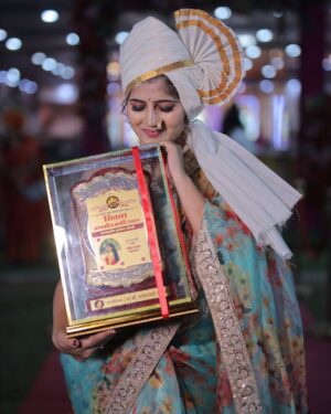 Sarika Salunkhe Instagram - सितारा आयकॅान २०२५ 🌸🤞😎

Click by @rushikesh_959595