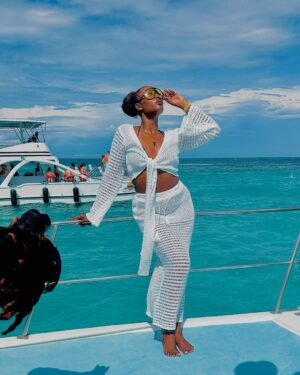 Scarlet Gomez Instagram - My skin was made for the Dominican sun 🌞

#explore