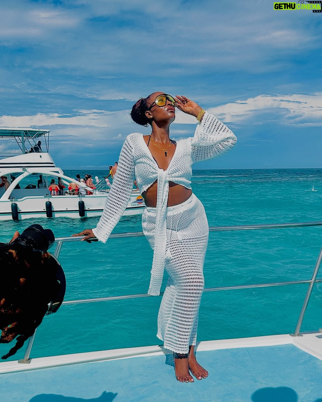 Scarlet Gomez - 31.5K Likes - My skin was made for the Dominican sun š
#explore