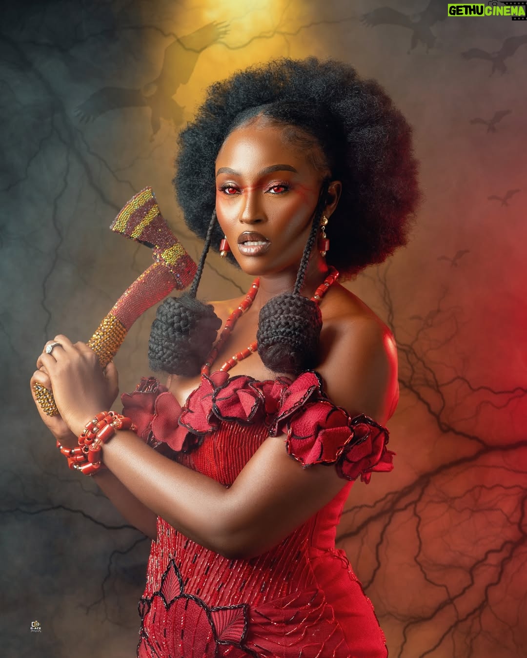 Scarlet Gomez - 34.5K Likes - We are all out here for @iyaboojofespris #labakeolododo premiere tonight !!!
Styled @by_mickeycreates
Photo @d_ackphotography
Dress @maya_and_stitches
Makeup @tiwatheemua
Hairstylist @hairbystargreat.ng