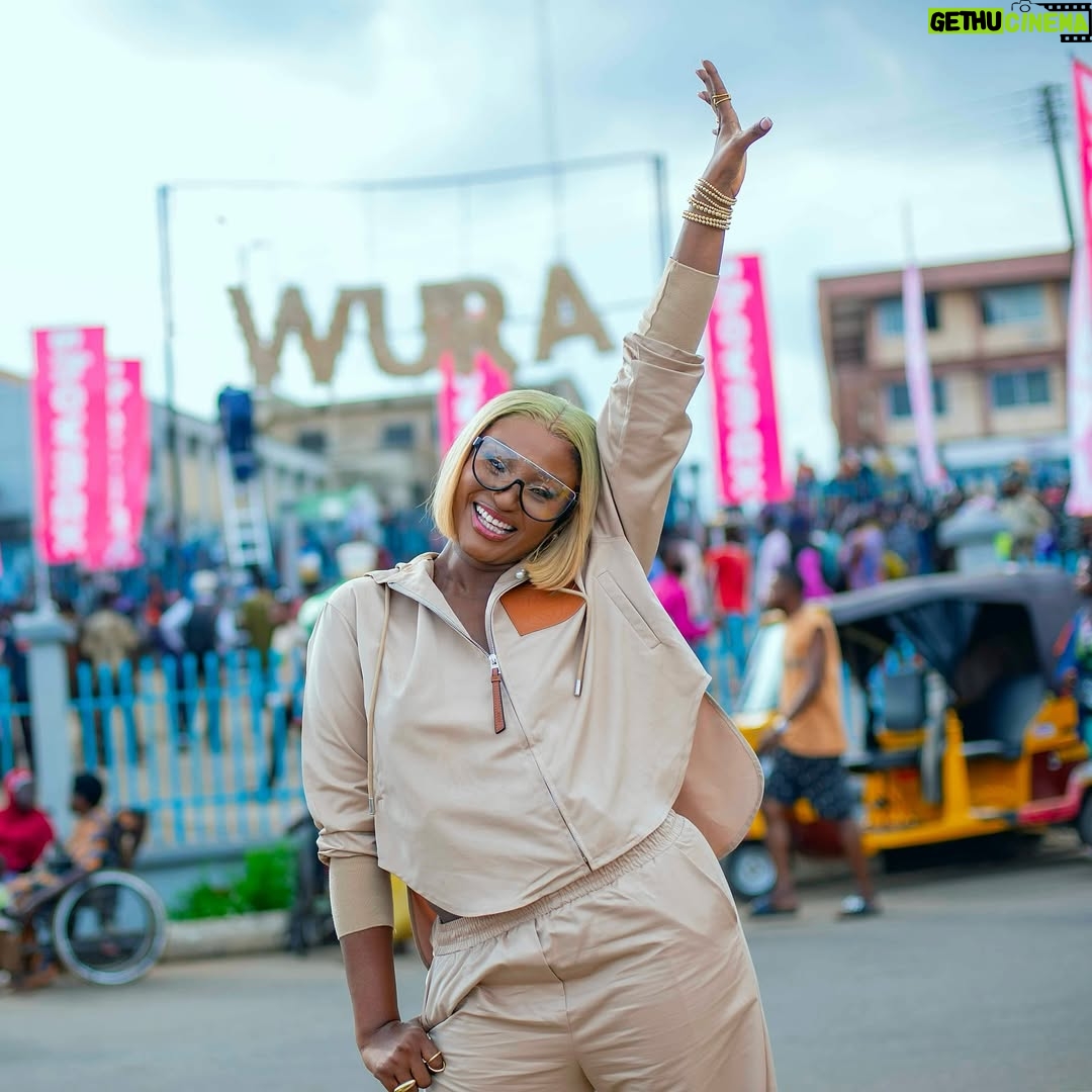 Scarlet Gomez - 24.9K Likes - Day out with the fans of #WuraShowmax š
Wura S3 premieres tomorrow on @showmaxnaija