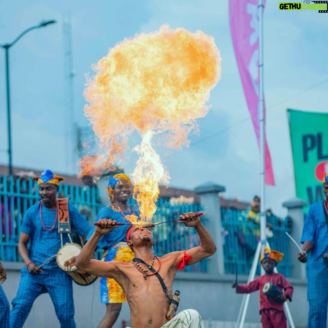 Scarlet Gomez - 24.9K Likes - Day out with the fans of #WuraShowmax š
Wura S3 premieres tomorrow on @showmaxnaija