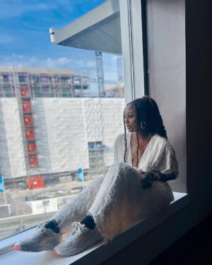 Scarlet Gomez Instagram - Work don’t stop, Brum in a bit ⭐