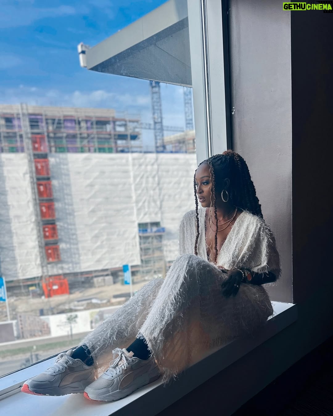 Scarlet Gomez - 11K Likes - Work donāt stop, Brum in a bit ā