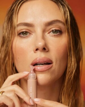 Scarlett Johansson Instagram - 😍😍😍#scarlettjohansson