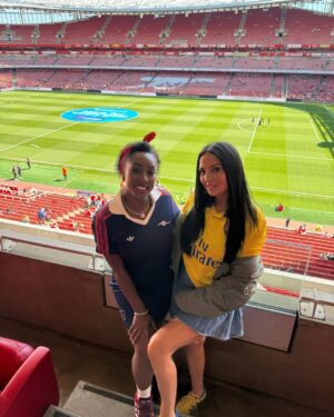 Scarlette Douglas Instagram - Thank you @ilmakiage @halpernlondon_beauty @halpernlondon for having me at the game today! 4-3 to @arsenalwfc against @manutdwomen and even though it was close, it was a great game and a well deserved win! Next up, Champions League Final 🤞🏾