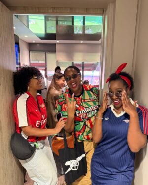 Scarlette Douglas Instagram - Thank you @ilmakiage @halpernlondon_beauty @halpernlondon for having me at the game today! 4-3 to @arsenalwfc against @manutdwomen and even though it was close, it was a great game and a well deserved win! Next up, Champions League Final 🤞🏾