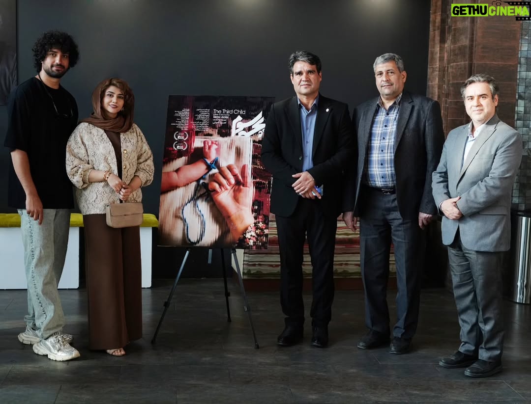 Serna Amini - 41.3K Likes - اکران خصوصی مستند 《بچه سوم》
با حضور عوامل و خانواده عزیز و محترم کلاته ، در مشهد ✨️
ممنون از همه ی عزیزانی که تشریف آوردند و انرژی دادند 🙏❤️
📸 @arezookianiii