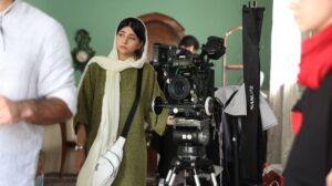 Serna Amini Instagram - چند فریم از پشت صحنه مستند 《بچه سوم》 
این مستند در هجدهمین دوره جشنواره سینما حقیقیت موفق به نامزدی در دو بخش  بهترین کارگردانی مستند کوتاه و بهترین تدوین شد .

The third child , backstage .

عوامل این مستند عبارت اند از :
نویسنده ، کارگردان و تهیه کننده : سرنا امینی
زندگی : مهدی کلاته
مدیر فیلمبرداری : رضا عزیز فرخانی 
تدوین : علی فراهانی صدر
آهنگساز : پیام آزادی
مدیر تولید : امین شهری ، علی اکبر حسن زاده 
دستیار کارگردان و برنامه ریز : علیرضا سنایی
معرف سوژه و دستیار دوم کارگردان: مهتاب عبدالهی 
اصلاح رنگ : آرش کاظم زاده 
با تشکر از : کوثر حیدری 
منشی صحنه: مطهره فاروقی
عکاس : مجتبی علی دوست
دستیار یک فیلمبردار:علی طلوع
مجری نور:امیر حسین شیرپور
دستیاران:
فاطمه کیانی
امین مشکل گشا
مدیر صدابرداری:مهدی نجفی
طراح صحنه :امیر مسعود صداقتی 
طراح لباس: مائده وحیدیان سلطان زاده
دستیار صحنه:محمد امین محمدیان
طراح پوستر : سینا افشار 
گریمور: سلین امینی
اپراتور دوربین : پویا اخلاقی 
مدیر تدارکات:صادق امینی
بازیگران : محمد رضا بنی اسدی ، محمدیزدان فخری 

با تشکر ویژه از جناب آقای یاسر رزاقی و تیم حرفه ای استودیو آواک  

@reza__azizfarkhani 
@alifarahanisadr 
@amin__shahrii 
@payam.azadiii 
@mahdikalete 
@najafi.cinema 
@arashkazemzadeh
@mahtab.abdollahi_ 
@selin__amini 
@ali.hasanzadeh_1_
@yaserrazzaghi.official 
@sinaafshar_ 
@ali.tolou 
@motahharehfarooghi 
@kosar___heydari
@mojtaba._.alidoost 
@m.r_bani_asadi
@_yazdan_fakhri95
@_maede.vs_
@sedaghat31327
@sadeghaminiiiii
@pouya_akhlaghi
@mohama1ad
@alireza_sanaeii

@defc.ir