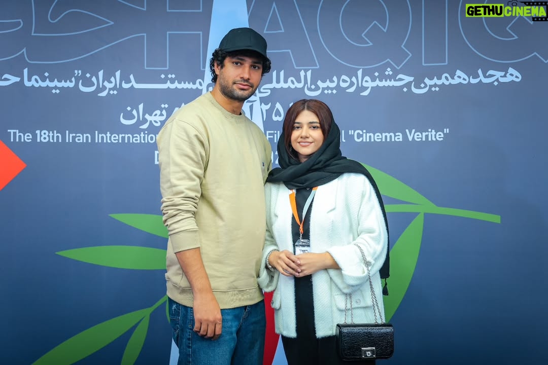 Serna Amini - 155.8K Likes - بماند به یادگار از دومین اکران 《بچه سوم》 در جشنواره "سینما حقیقت"
فیلم مستند 《بچه سوم 》 به نویسندگی و کارگردانی سرنا امینی ، در هجدهمین دوره جشنواره سینما حقیقت به نمایش در آمد ، و در دو بخش بهترین کارگردانی فیلم مستند کوتاه و بهترین تدوین نامزد دریافت جایزه شد ، ممنونم از همه ی عزیزانی که با حضور و محبتشون همراهی کردن ، و خداروشکر که این مستند تونست به دل مخاطبین بشینه ✨️❤️
به امید اکران این فیلم به زودی در 《مشهد》
📷✨️👉 @masoud.shahrestani
@amin__shahrii
@hosseinsoleimani
@aghainasser
@ghorban_mohamadpour
@rezatavakoliofficial
@mostafa.faraji47
@mohammadkart
@asghar.hashemi
@yazdan_kazemi
@masoome_mohammadpour
@alishadman
@nasermamdooh1321
@jafari.cinema
@selin__amini
@imanraad.h
@mahsa_aghadadi
@afsane_hazrti
@defc.ir
@the_third_child_movie