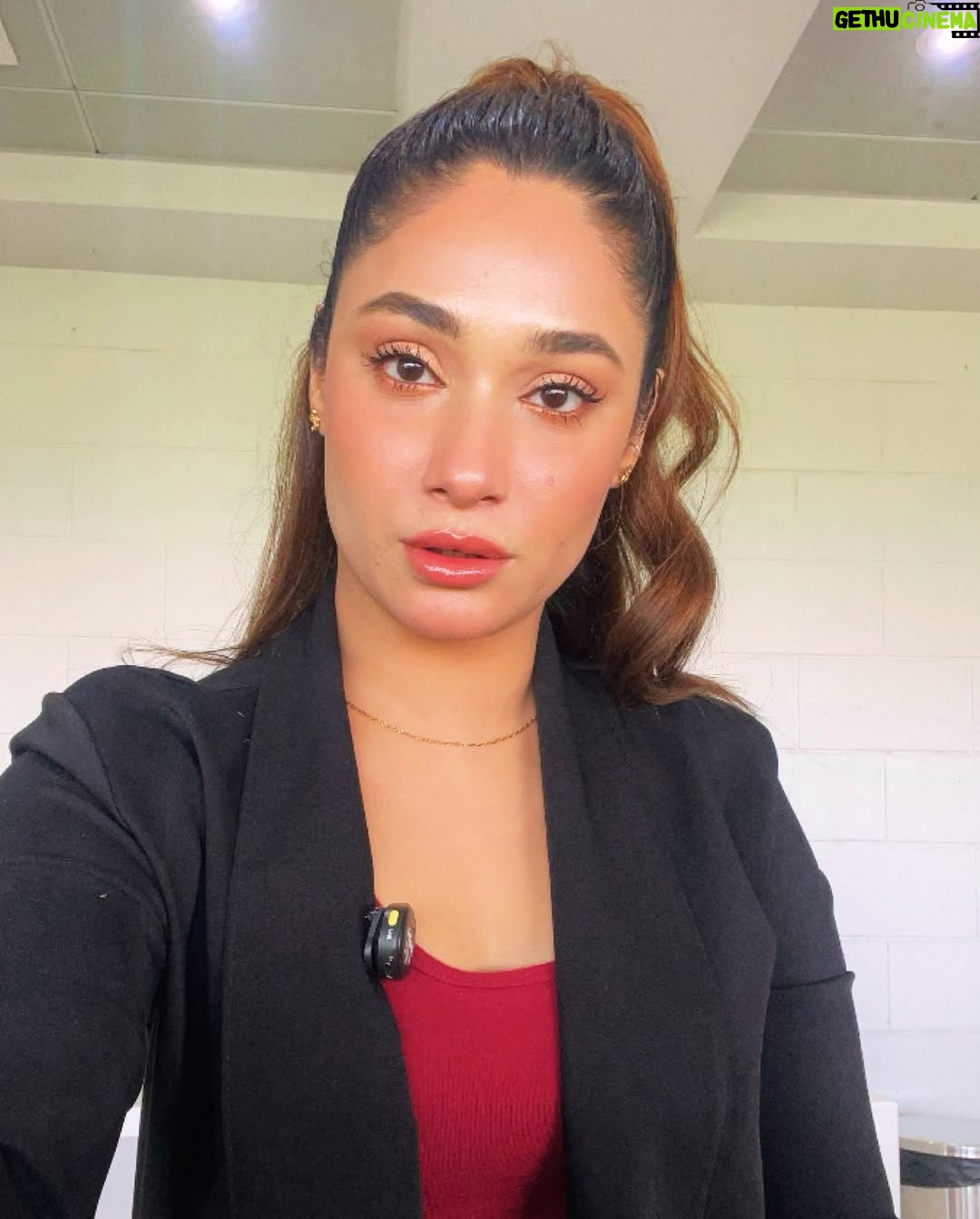 Shameen Khan - 2.7K Likes - Tying up my hair, shades on, and I’m about to turn this summer struggle into my glow up season. I’ll try to survive the heat like a boss. Summer’s upcoming, and I’m ready for it… sort of.” 🙃☀️🧊