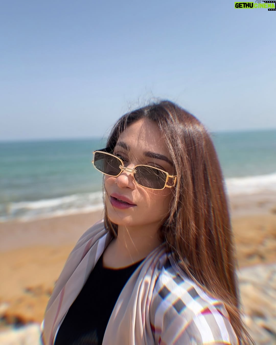 Shameen Khan - 4.2K Likes - Life lately….🫶🏻
.
.
.
#trend #traveling #worldwide #selfie #instagram #love #fashion #beauty #makeup #viral #picture #lifestyle