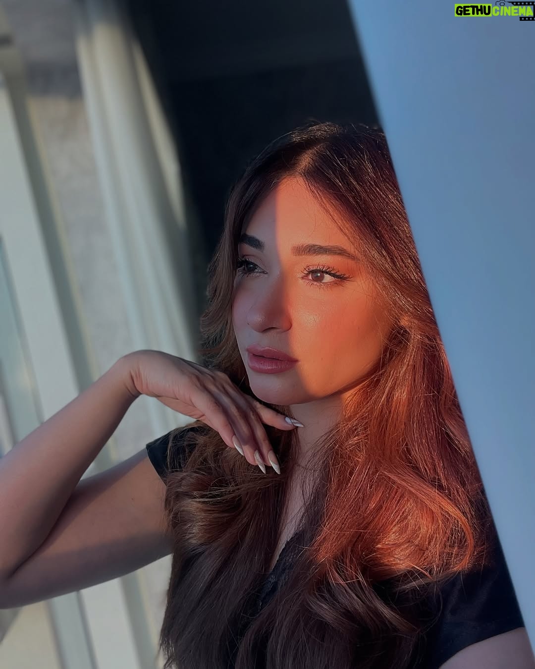 Shameen Khan - 4.2K Likes - Life lately….🫶🏻
.
.
.
#trend #traveling #worldwide #selfie #instagram #love #fashion #beauty #makeup #viral #picture #lifestyle
