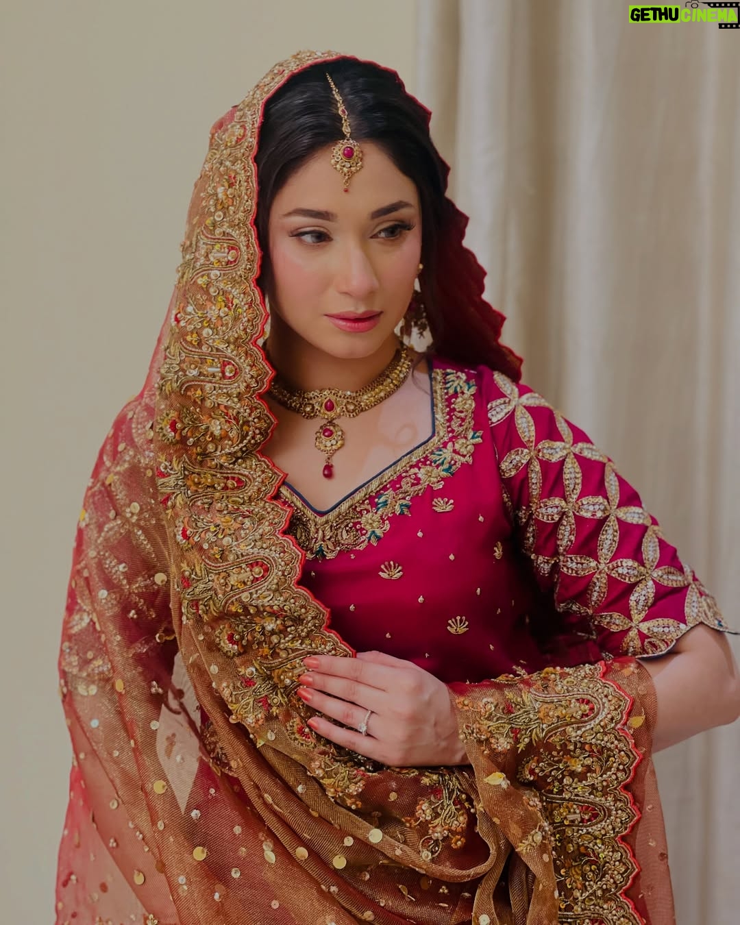 Shameen Khan - 3.2K Likes - ♥️
