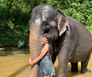 Sharanya Instagram - A day with poooja 🐘❤️

Pc @sharanshetty8088 

#pooja #elephant #sharanyashetty #srilanka #travel #sharanya #cutelilelephant #🇱🇰 #vacation #staycation #india #travellor