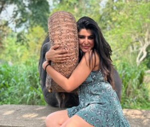 Sharanya Instagram - A day with poooja 🐘❤️

Pc @sharanshetty8088 

#pooja #elephant #sharanyashetty #srilanka #travel #sharanya #cutelilelephant #🇱🇰 #vacation #staycation #india #travellor
