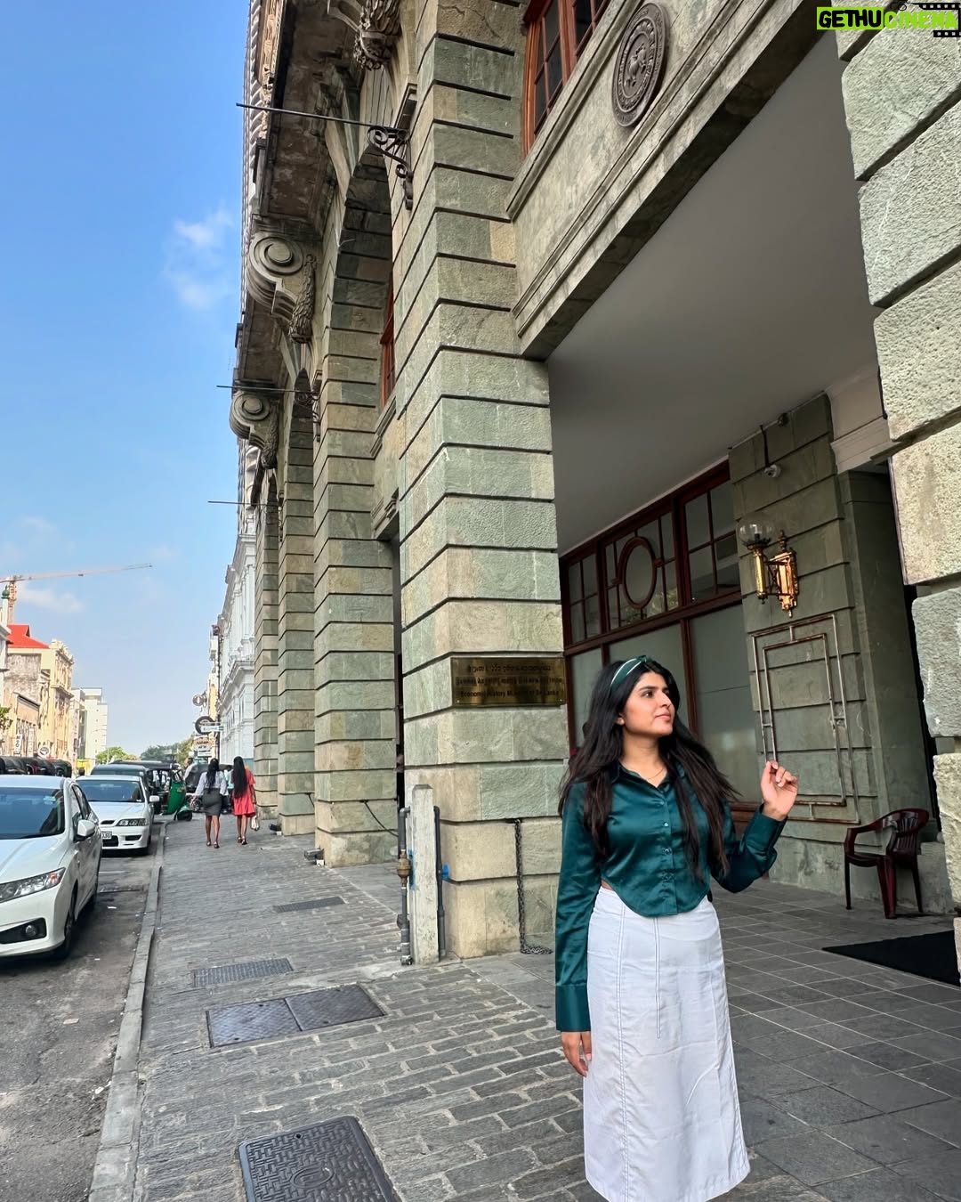 Sharanya - 21.3K Likes - Srilankan diaries 🇱🇰
Pc @sharanshetty8088
#srilanka #lanka #sharanyashetty #travel #indian #indiantravellors #wanderlust #exploretheworld #traveldairies #adventureawaits #travelindia
