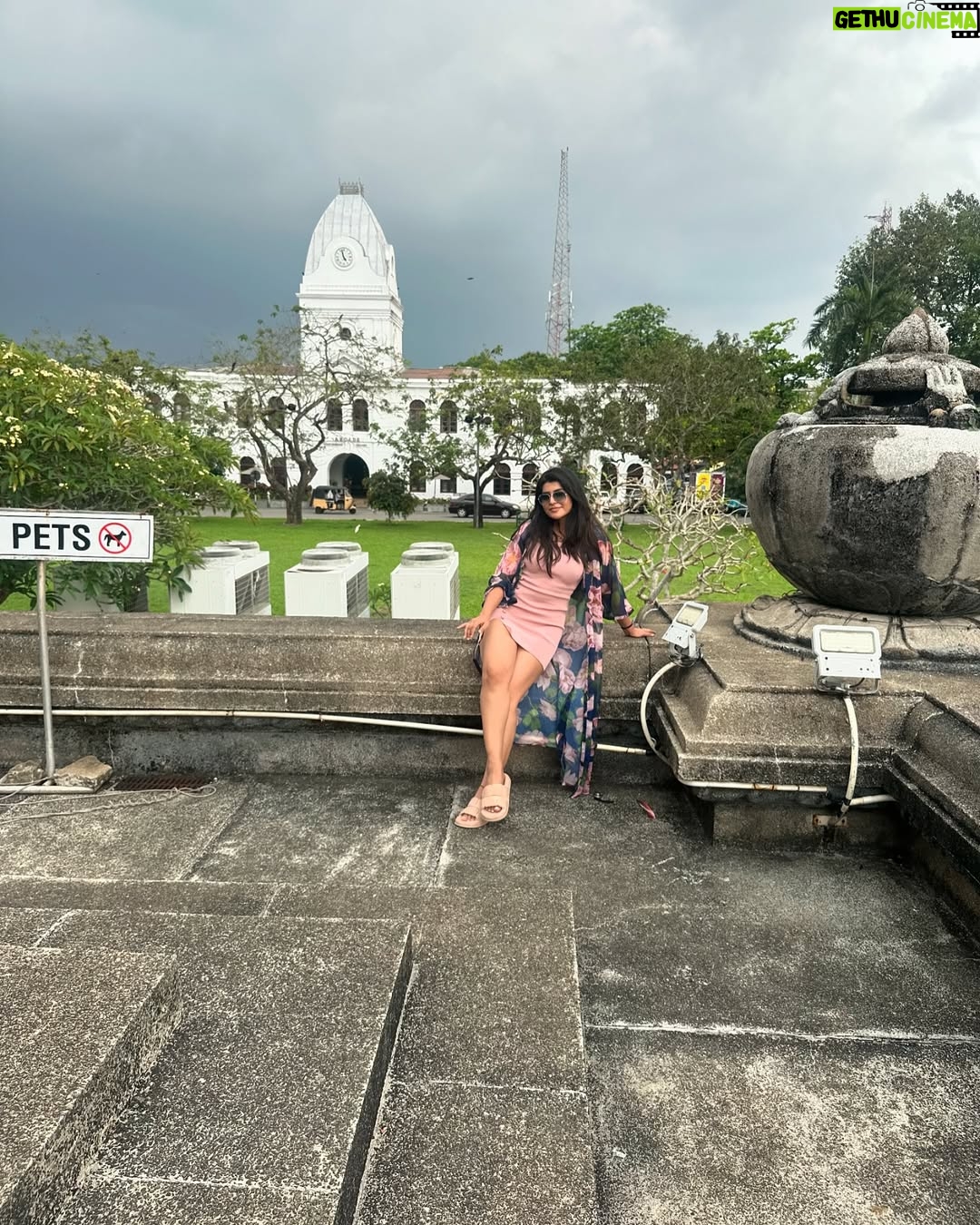Sharanya - 21.3K Likes - Srilankan diaries 🇱🇰
Pc @sharanshetty8088
#srilanka #lanka #sharanyashetty #travel #indian #indiantravellors #wanderlust #exploretheworld #traveldairies #adventureawaits #travelindia
