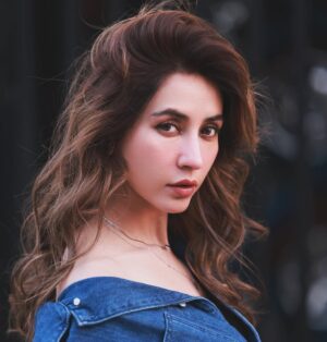 Sharanya Jit Kaur Instagram - ZINDAGI HASEEN 🔥♥️ 

@tufangentertainment 
📸 @itskrajofficial 

#zindagi #haseen #life #love #blessed #zara #fashion