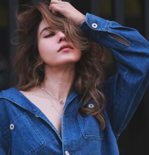 Sharanya Jit Kaur Instagram - ZINDAGI HASEEN 🔥♥️ 

@tufangentertainment 
📸 @itskrajofficial 

#zindagi #haseen #life #love #blessed #zara #fashion
